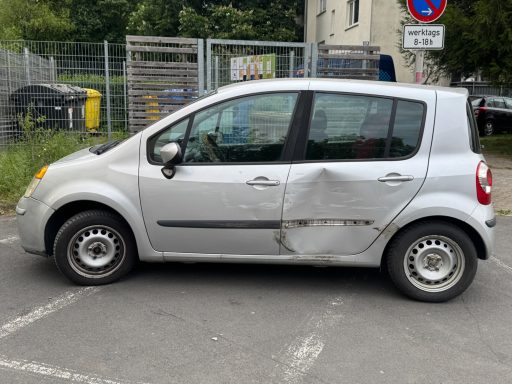 PKW Seitenschaden – Gutachten Butzbach Seitlicher Unfallschaden an einem PKW – Kfz Gutachten in Butzbach