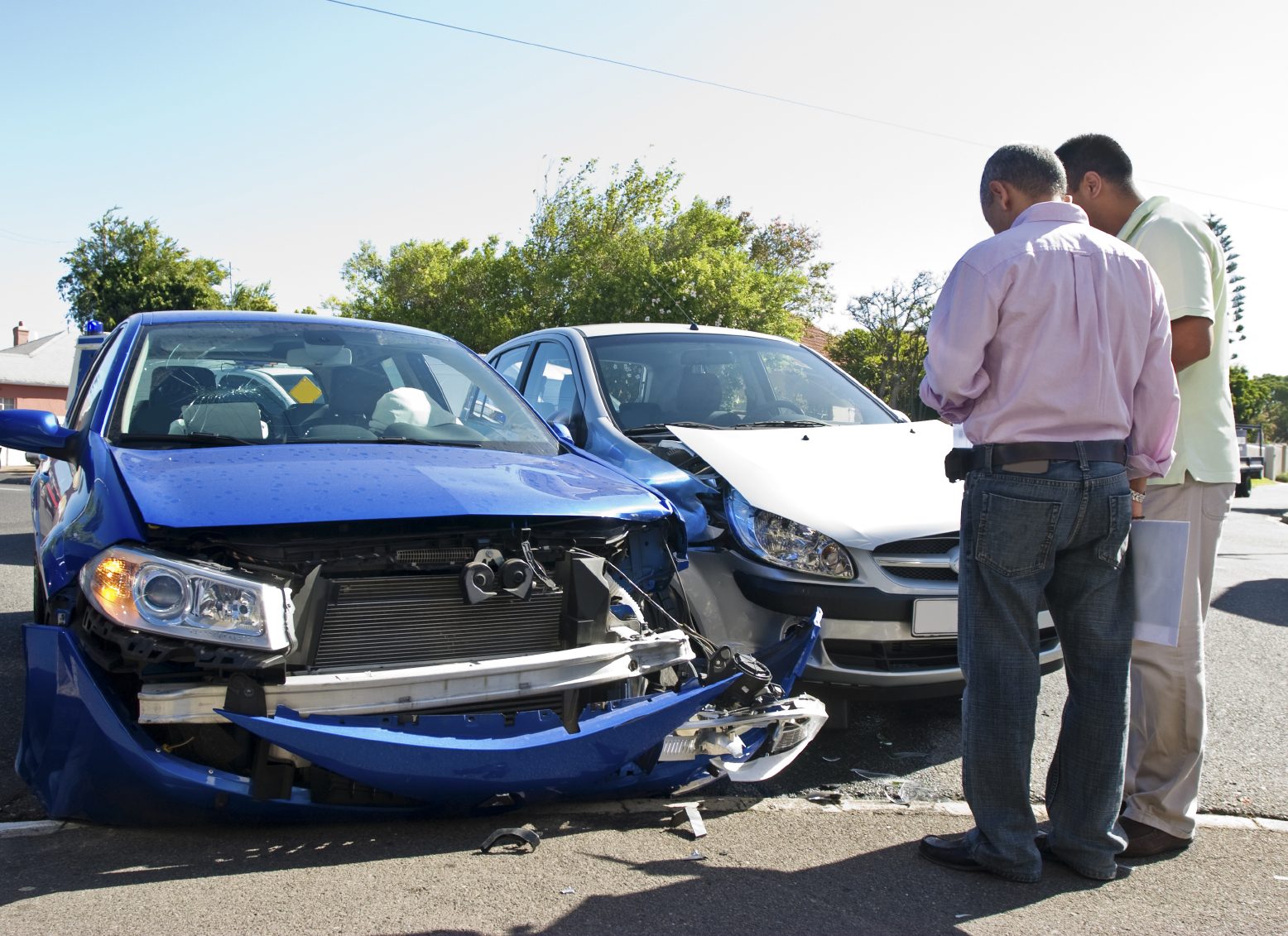 Auffahrunfall – Gutachten Butzbach Frontschaden nach Auffahrunfall – unabhängiges Kfz Gutachten in Butzbach